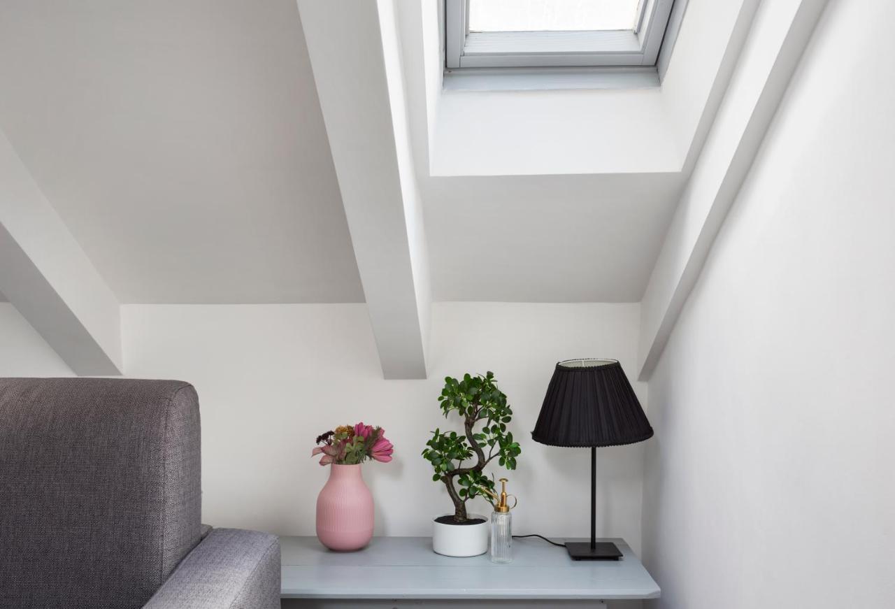 1 Bedroom & 1 Living Apt - Duomo 7 * Mailand