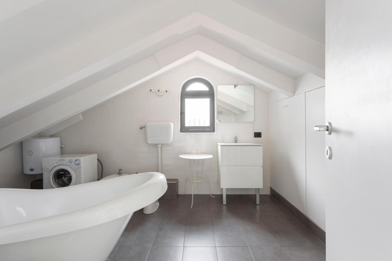 1 Bedroom & 1 Living Apt - Duomo 7 Mailand